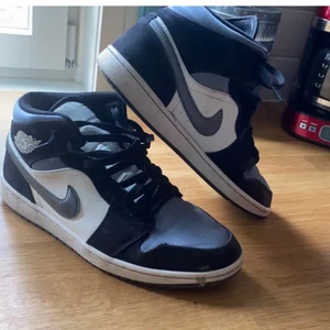 Nike Jordans - Säljer billigt då dom ej passar längre :)