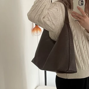 Väska KappAhl - Brun väska från KappAhl i fejkskinn som är i mycket fint skick!