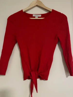 Knit - Red knit, size XS