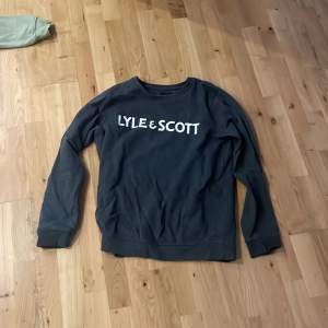 Lyle scott tröja  Knappt använd 