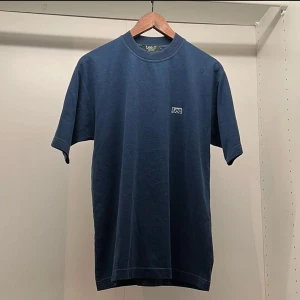 Vintage Lee T Shirt - Vintage Lee tröja high neck stil. 