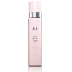 Caia Setting spray That Extra Hour - Intresse koll på min caia setting spray ”That extra Hour” Säljer pågrund av att jag inte brukar använda setting sprays så den har inte kommit så mycket till användning❤️ Ny pris 245, säljer för 185❤️