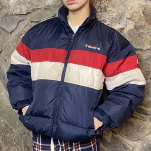 dunjacka puffer jacket - Puffer jacket, ganska säker att det är äkta dun. Storlek 160 men passar XS🤍 Köp nu är på!