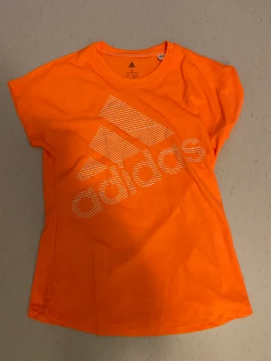 Träningströja Nike - Träningströja från Nike. Strl S. Helt oanvänd. 