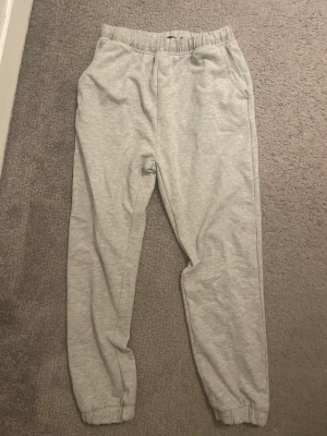 Super gulliga och sköna mjukisbyxor💗 - Super gulliga mjukisbyxor som går att använda till allt💗 köpta för 200kr och säljer för 70kr❤️