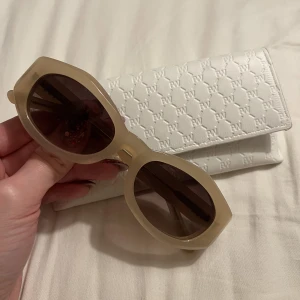 Corlin solglasögon  - Solglasögon från Hanna Friberg och Lojsan Wallins kollektion med Corlin. Använda en gång✨