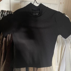 Topp - Jättefin topp med öppen rygg från Gina Tricot😍