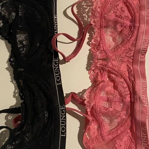 LOUNGEUNDERWERE 🫶🏻 - Säljer min LOUNGEUNDERWERE bh:ar då dom tyvärr blivit försmå för mig, båda två för  200+ frakt (spårbart) båda topparna är  i storlek XS