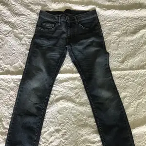 Säljer tiger of sweden jeans  modell: sharp storlek: 30x32