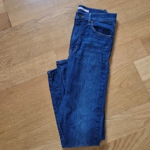 Levi's mile high super skinny jeans - Aldrig använda jeans i storlek 29.
