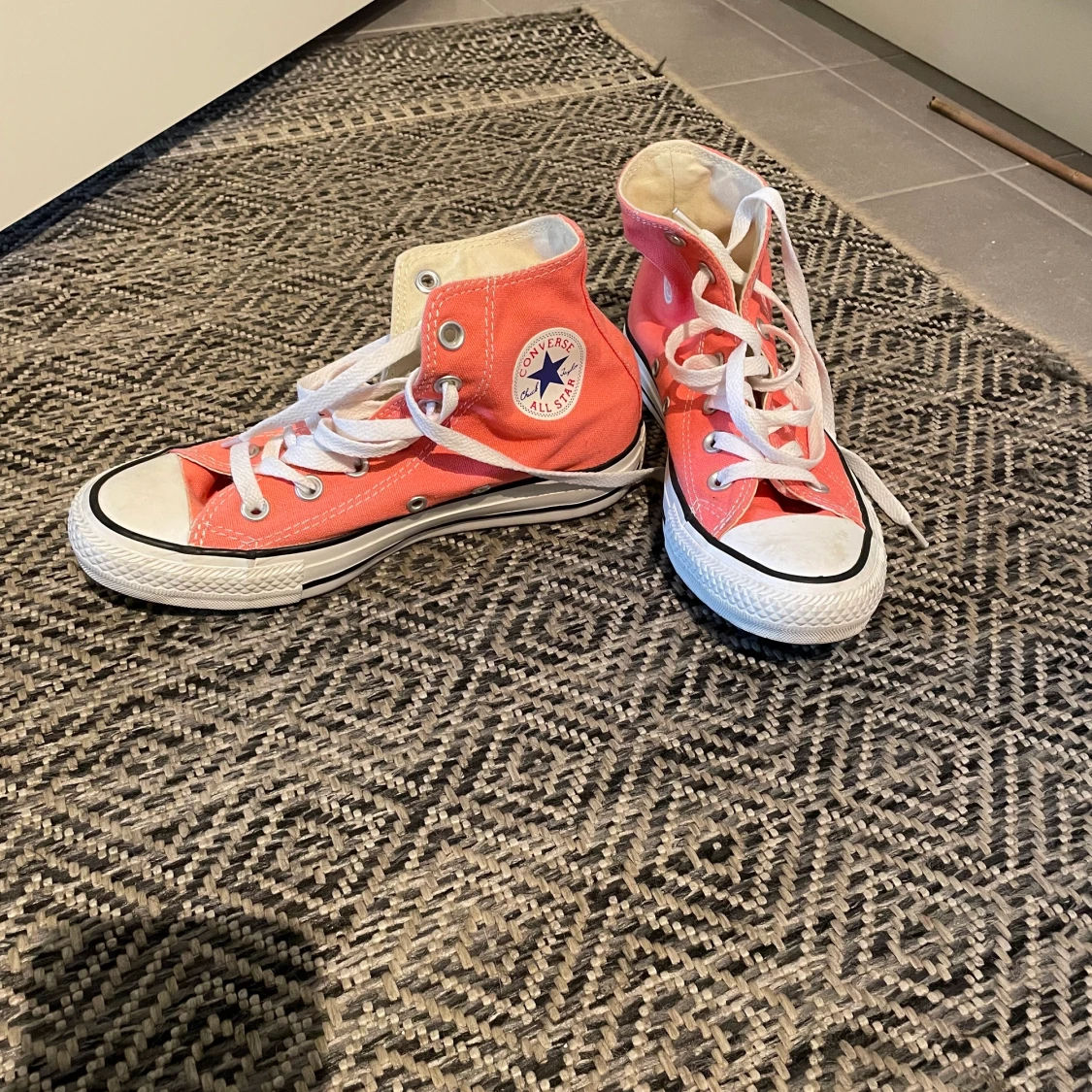 Converse höga strl 36,5 - 90