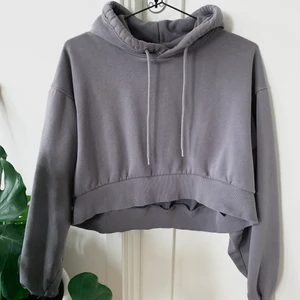 Croppad oversize hoodie - Endast använd en gång!