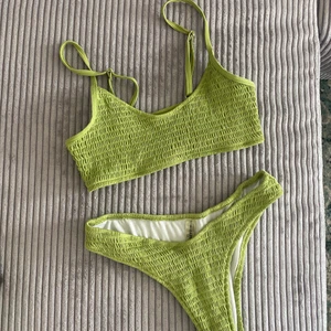 Grön bikini  - Snygg grön bikini från #zaful. Storlek 38 men vill påstå att den är något liten i storleken. Använd en gång, självfallet tvättad. Inga anmärkningar, säljer då den är lite för liten.