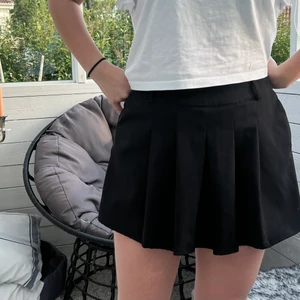 kjol - kjol/shorts i fint skick 