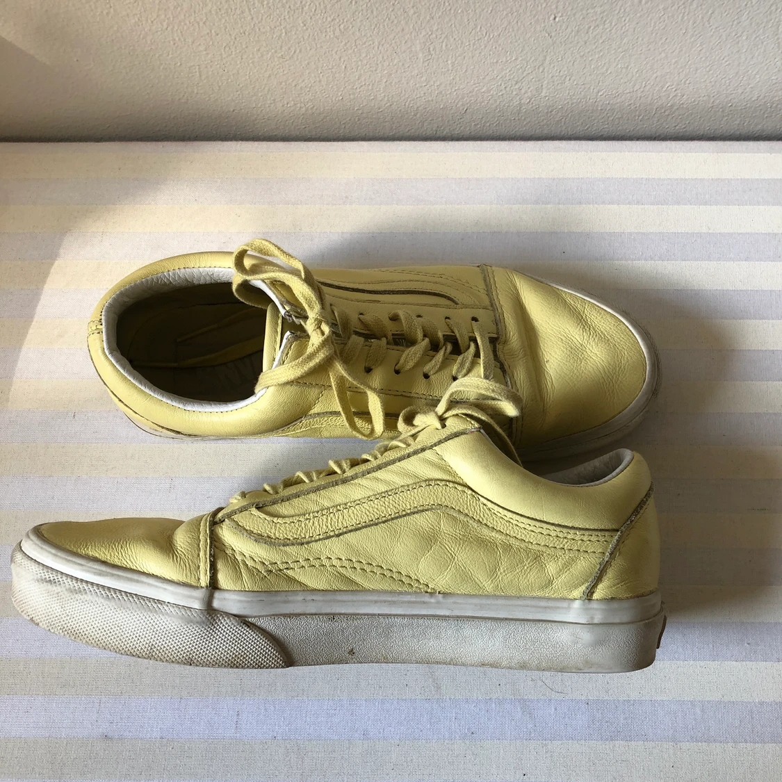 Vans i ljusgult läder - 91