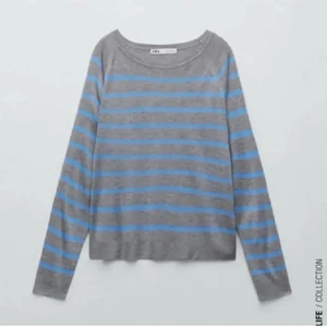 Zara tröja - Slutsåld zara tröja!🙌 säljer denna för att den tyvär inte kommer till användning finns en fläck på ryggen som inte går bort😓 men annrs i bra skick🙌🙌🙌