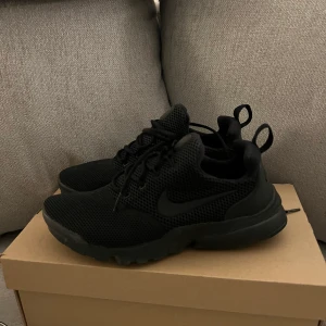 Nike presto skor  - Nike presto skor, aldrig använda, i storlek 37 och säljer för 600kr 