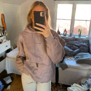 Hoodie missguided - Hoodie från missguided. Lila/beige färg. storlek 38 men oversized. 