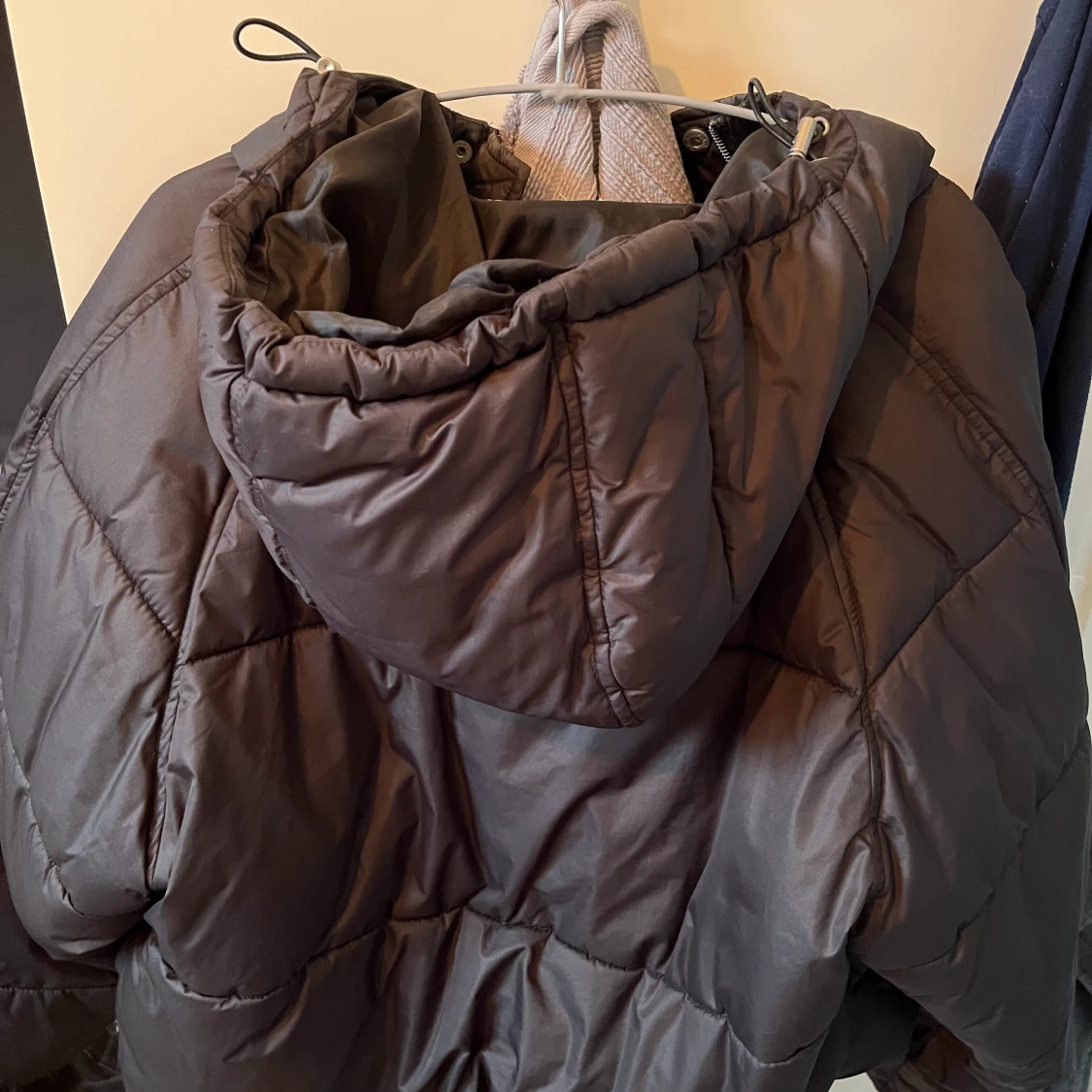 Na-kd puffjacka med huva - 90