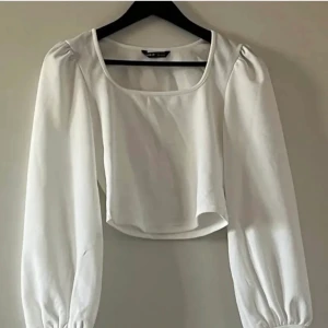 Vit blus - lånad bild💋 nyskick!!