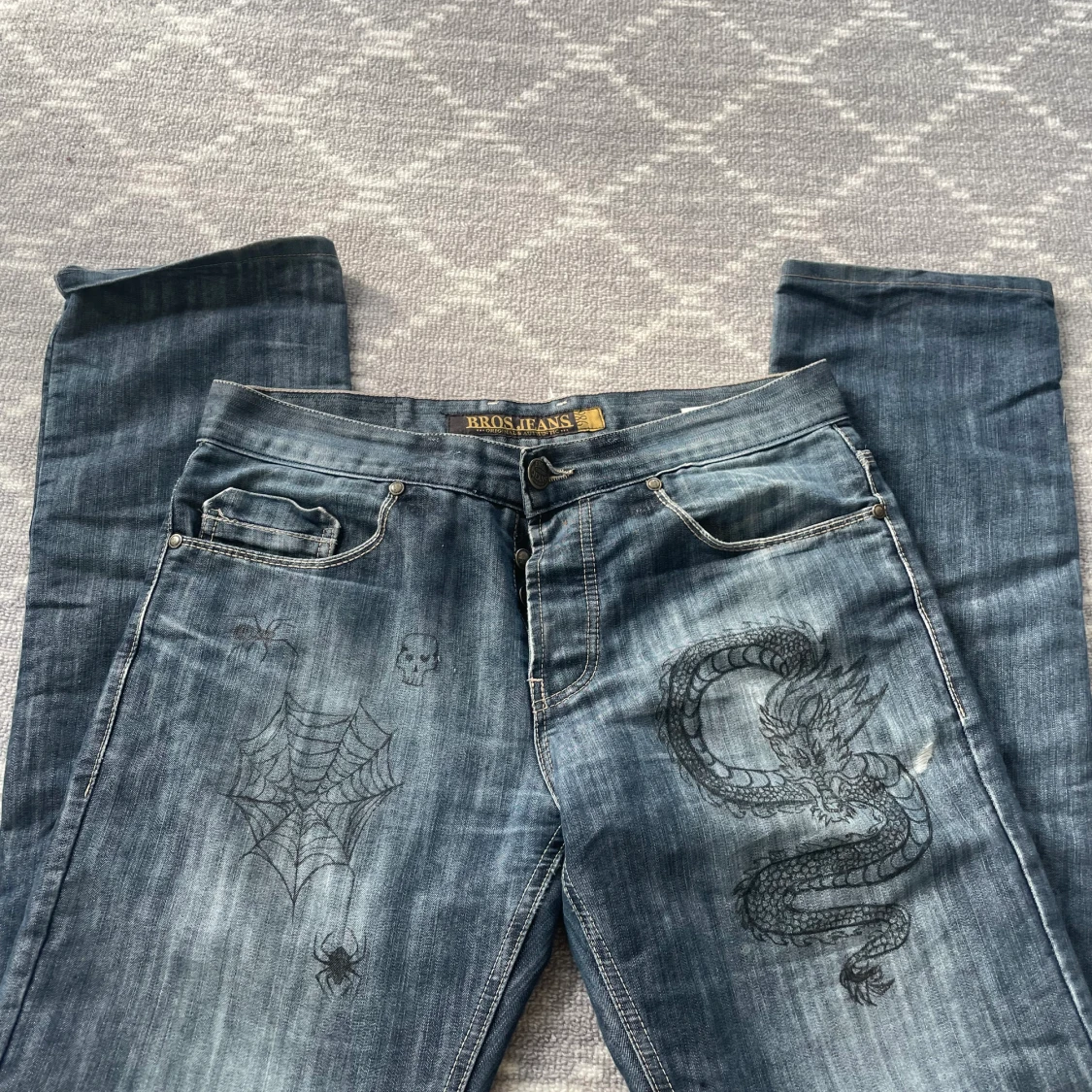 Jeans med detaljer  - 91