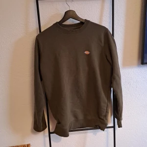 Tjocktröja  - Fint skick 