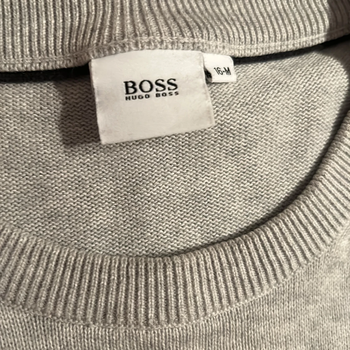 Grå Hugo Boss tröja - 91