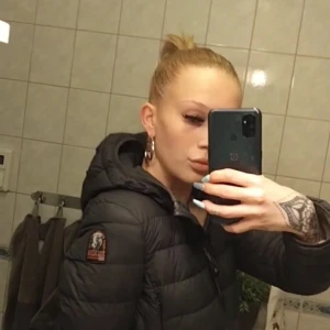 Äkta Parajumper, dunjacka. Strl XS  - Skriv privat så diskuterar vi priset! Snabb affär blir billigare.  Då kan jag även skicka bättre bilder!  Jackan är i nytt skick inga hål osv!.  Hör av er!