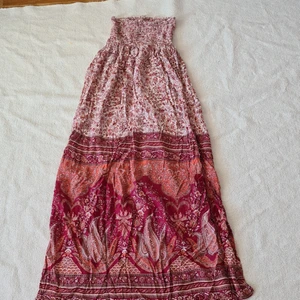 Maxiklänning smock - Bohemisk maxiklänning med tunna axelband slitsar nertill