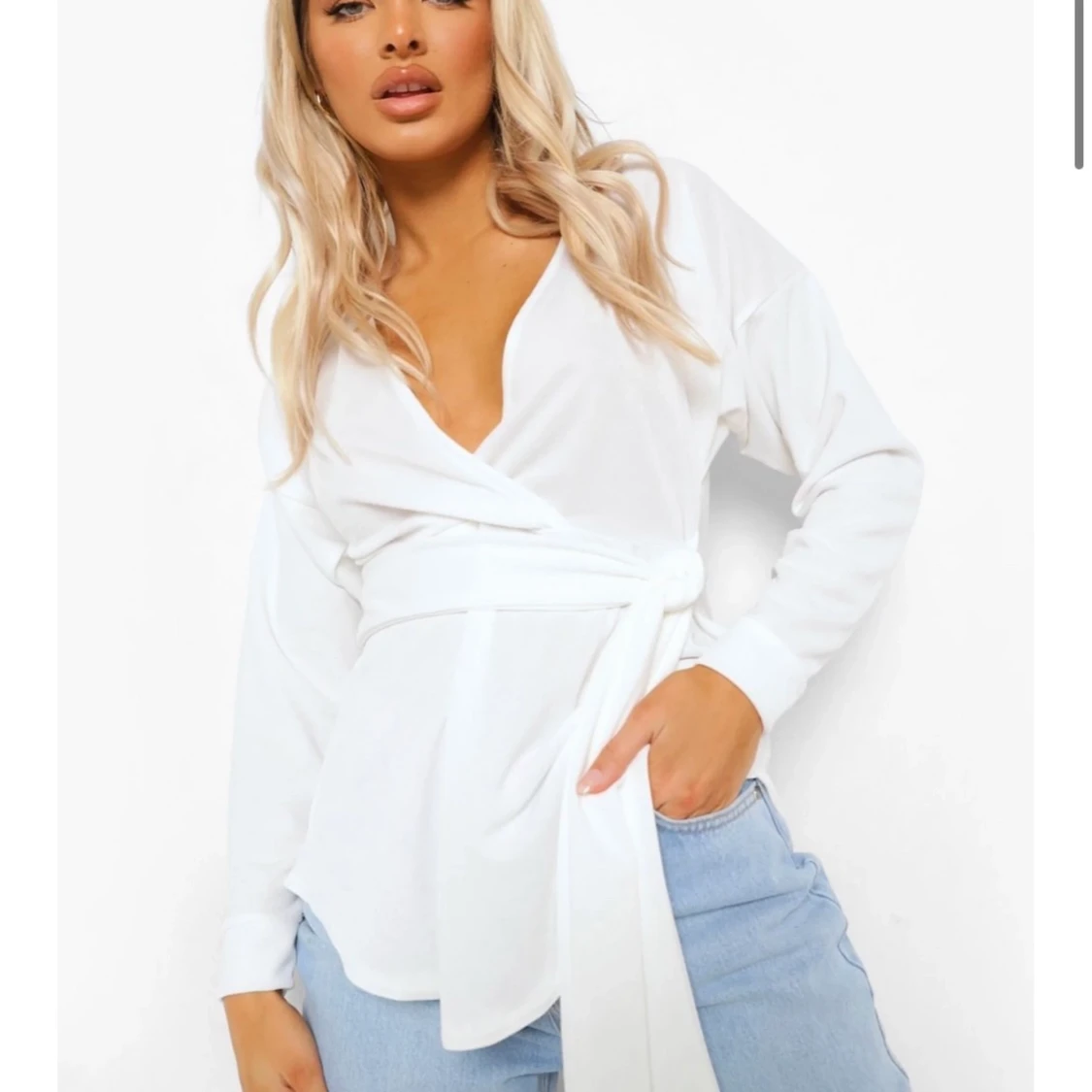 Långärmad omlottblus med knytdetalj - 91