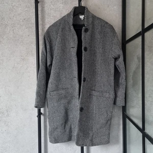 Kappa Monki XSmall - En kappa i oversize-modell. Härlig fishbone mönster. Aldrig använd!