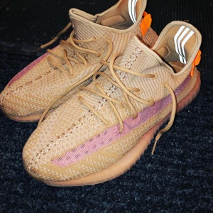 Adidas yeezy  - Adidas yeezy 350 w2/Clay boost never Used bought in USA. Size 44/45