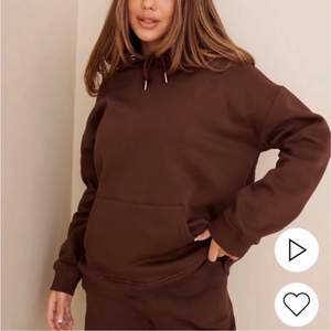 Säljer en fin hoodie från nelly som även köpt här från plick, men tyvärr inte min stil. Inprincip inte använd så i ett fint skick