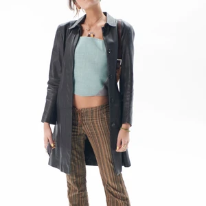 CATRIN DSGN - Säljer dessa korsetter, sydda för hand på Södermalm. Skapat av överblivna tyger och secondhand tyger.                                                            Limited edition - SE MINDRA ANDRA ANNONSER FÖR FLER BILDER PÅ FÄRGER