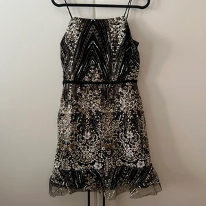 Klänning - Helt oanvänd 