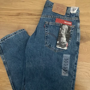 Levis vintage 90’s 550 - Köpta på 90-talet i usa, aldrig använda ocj prislapp finns fortfarande kvar. Fint skick, baggy passform. 