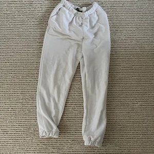 Vita mjukisbyxor - Vita mjukisbyxor 