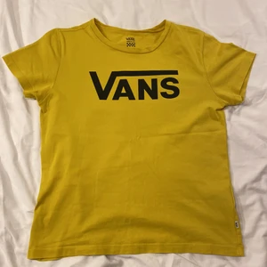 Vans t-shirt  - Säljer min vans t-shirt då den inte längre kommer till användning. Den är i storlek M men passar även S. 100kr + frakt.