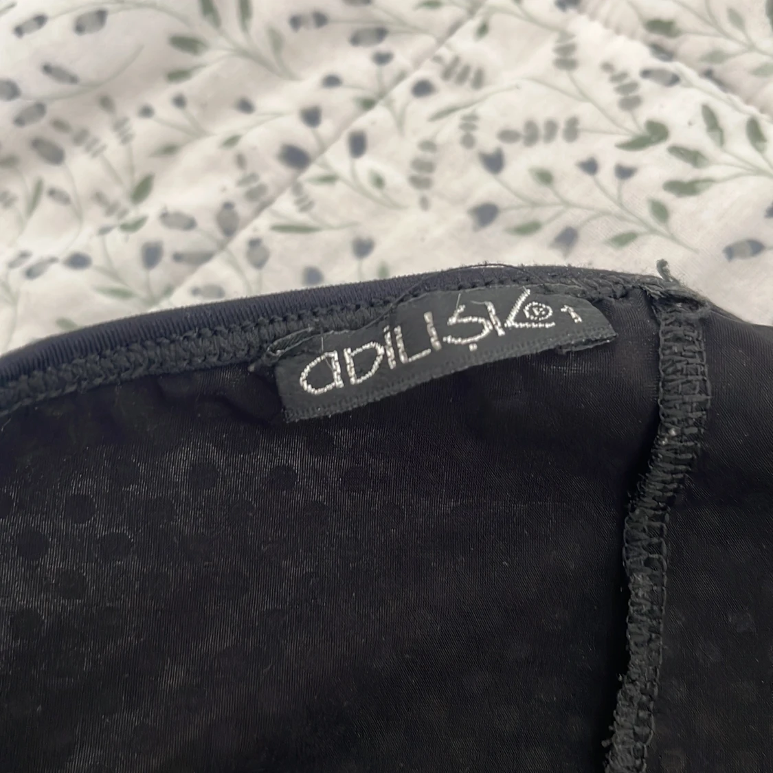 Adilisk Svart topp - 90