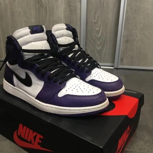 Jordan 1 high court purple  - Storlek 44. Pre owend men väldigt bra skick. 