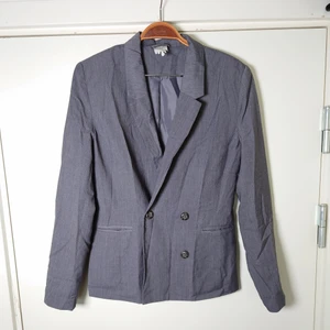 Grå kavaj - Grå kavaj från Monki🌱