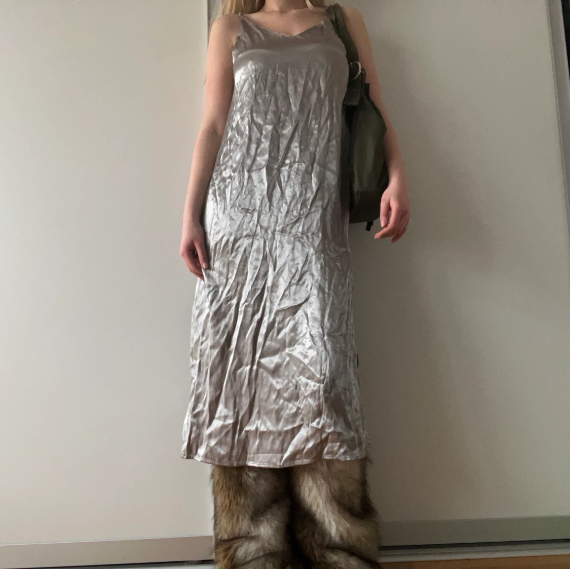 Silvrig klänning - 90