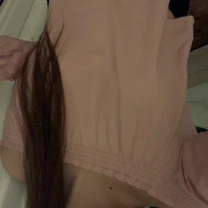 Rosa topp - Söt rosa offshoulder topp. Luftig.