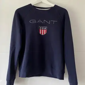 Säljer denna fina tröja ifrån Gant. Använd ett fåtal gånger. Storlek S. Köparen står för frakt 💞
