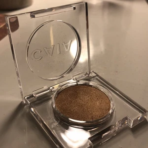 Ögonskugga  - En helt ny ögonskugga från Caia, färgen Love! Gratis frakt!