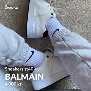 Balmain skor i storlek 40 använda ett fåtal gånger och är i väldigt fint skick.