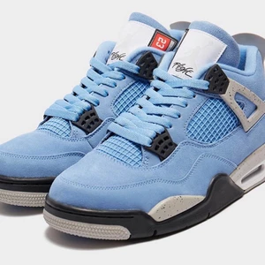 Jordan 4 Unc - Säljer mina 4or UNC        8/10 ANVÄNDA.        KVITTO FINNS