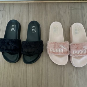 Fenty Puma x Rihanna slides - Säljer två slip in tofflor från PUMA X FENTY. Design av Rihanna. Rosa & Svarta i storlek UK 3. Motsvarar en storlek 36/37. Jag är en 37:a. Fint skick! Säljer dem för 300kr/st. Båda för 500kr