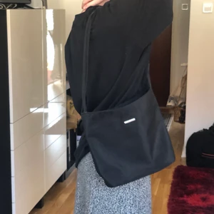 Handväska - Svart handväska i bra skick! Pm för fler bilder