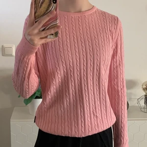 Key West tröja storlek S  - En tröja i en fin rosa färg. Använd några gånger. Är i väldigt bra skick. Väldigt mjukt material på tröjan. Vet ej var den är köpt (Key West, northern sportswear). 90kr + frakt 